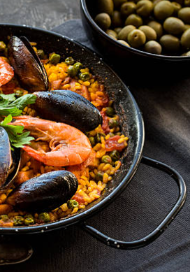 Home paella party 3 copy 2.webp